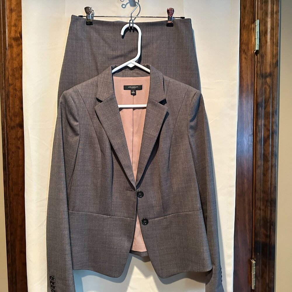 ANN TAYLOR Brown Tweed 2-Piece Business Suit ~ Jacket Size 6 ~ Skirt Size 4